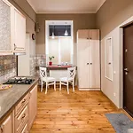 Onlviv Teatralna 23 Apartament Lwów