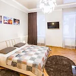 Onlviv Teatralna 23 Apartament Lwów