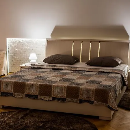 Апартаменти Onlviv Teatralna 23