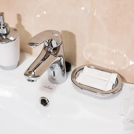 Onlviv Teatralna 23 Leopoli