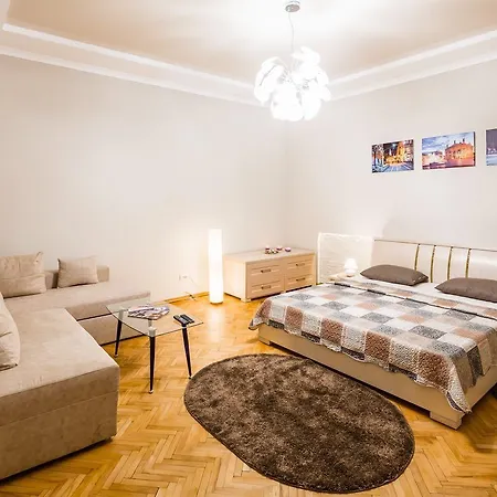 Onlviv Teatralna 23 Apartman Lviv